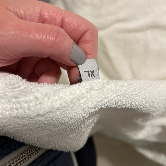 Frette Women's Cream Robe - Picture 3 of 6